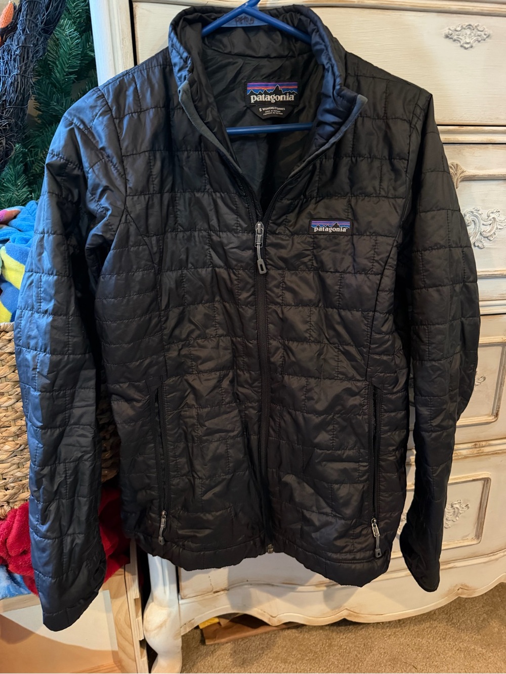 Patagonia Men's Black Quilted Puffer Jacket